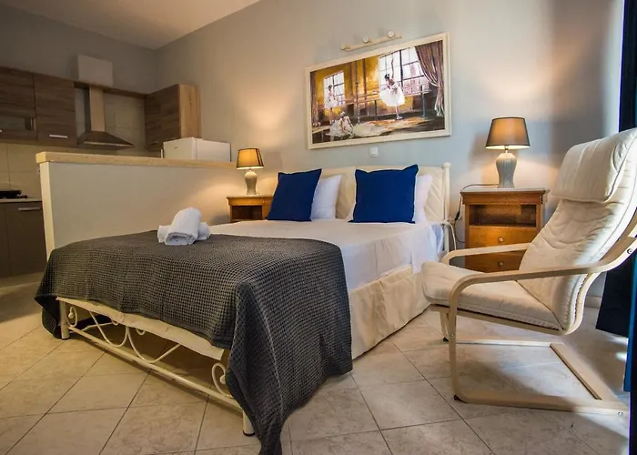 Xenia Ionis Luxury 3*