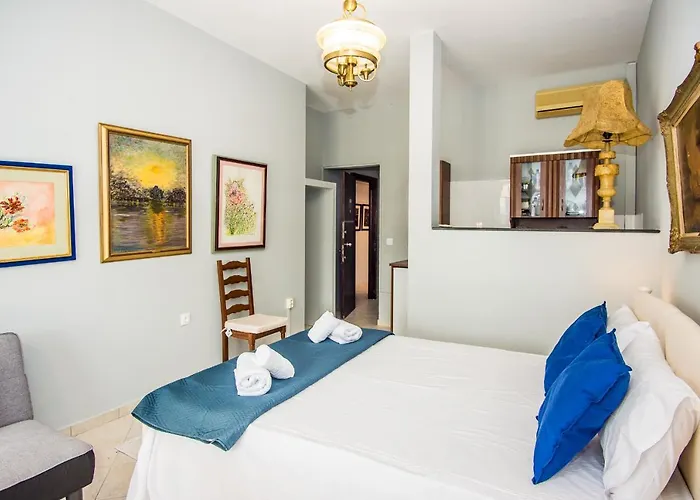 Xenia Ionis Luxury 3* ליקסורי