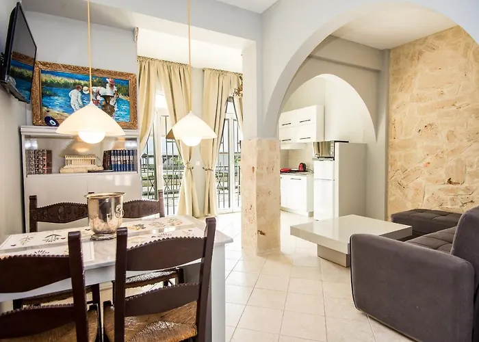 Xenia Ionis Luxury מלון דירות 3*