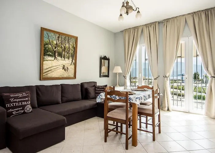 Xenia Ionis Luxury 3* ליקסורי