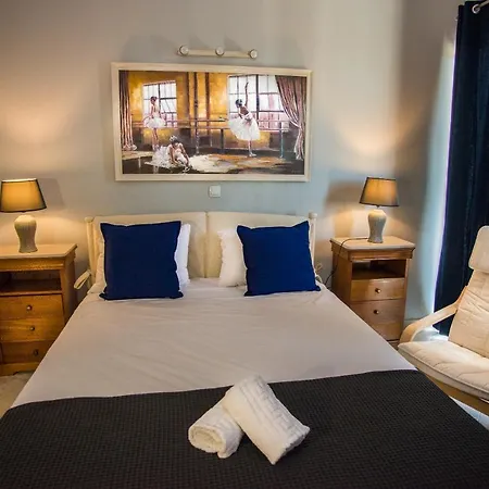 Xenia Ionis Luxury 3* ליקסורי