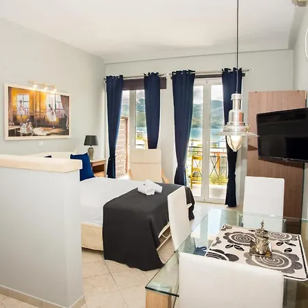 Xenia Ionis Luxury 3*