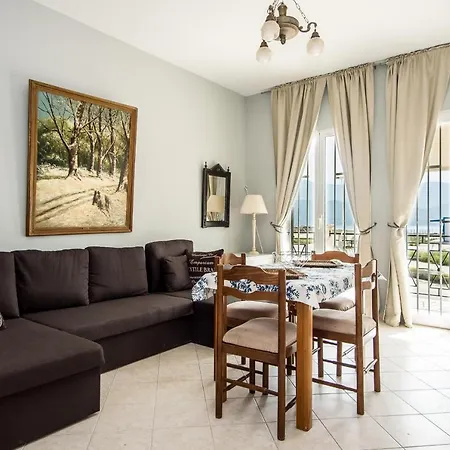 Xenia Ionis Luxury 3* ליקסורי
