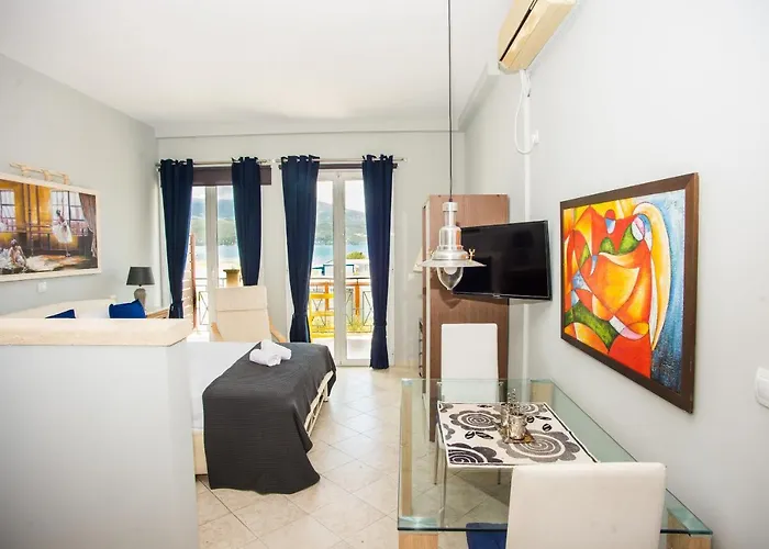 Xenia Ionis Luxury 3*